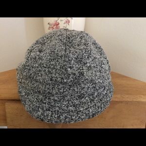 Pistil cap gray wool and polyester